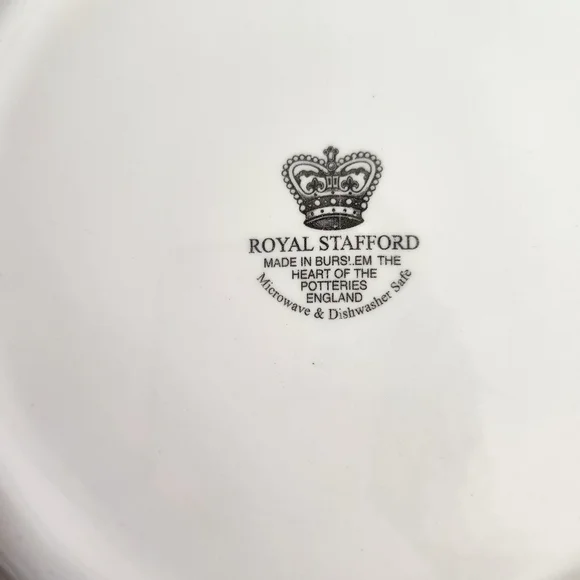 12 Royal Stafford Burlsem Red Poppy Flower Plates 6 Dinner & 6 salad. - Picture 3 of 6